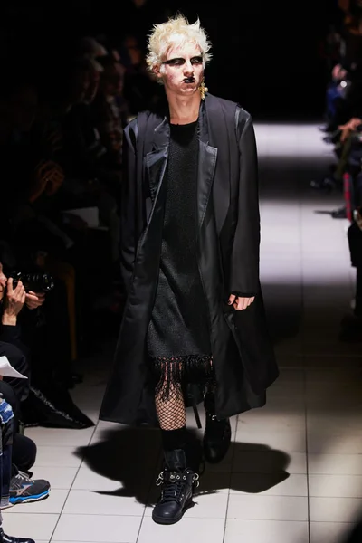 Look 17